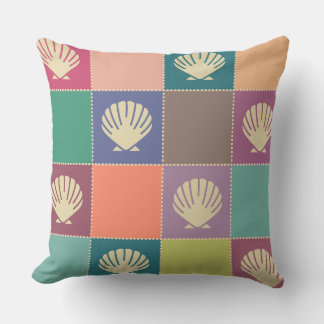 Coussin Beach Cottage Seashell Motif