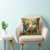 Coussin Beau cheval d'or, imaginaire art (Chaise)