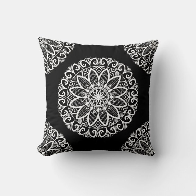 Coussin Beau mandala noir et blanc (Recto)