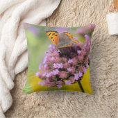 Coussin Beau papillon sur des fleurs (Couverture)