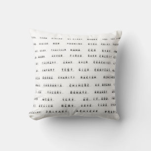 Coussin Beaucoup de mots sur les cubes