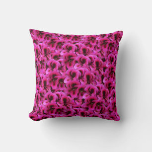 Coussin "Beauté audacieuse : Fleurs de géranium magenta se