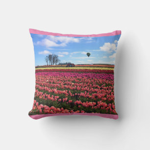 Coussin Beautiful Tulip Field avec Hot Air Balloon, Oregon