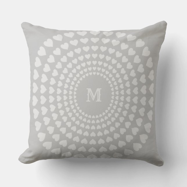 Coussin Beaux Cercles de Coeur en Argent sur Gris Clair (Recto)