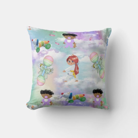 Coussin Bébé compagnons de jeu avec arc en ciel et nuages (Recto)