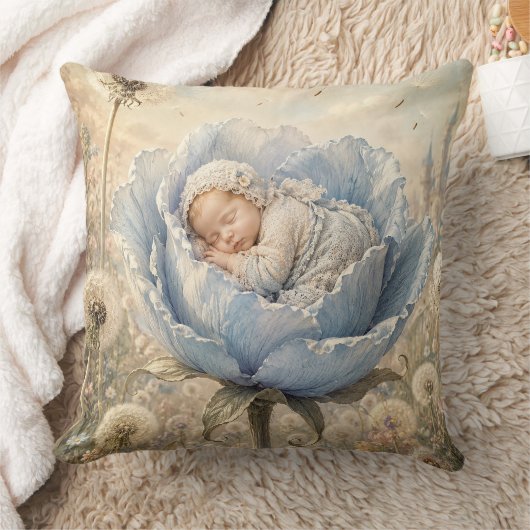 Coussin Bébé endormi dans une fleur bleue (Couverture)