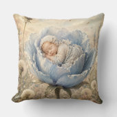 Coussin Bébé endormi dans une fleur bleue (Recto)