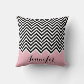 Coussin Bébé fille rose noir et blanc Chevron Personnalisé (Verso)