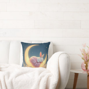 Coussin Bébé sur une lune de croissant
