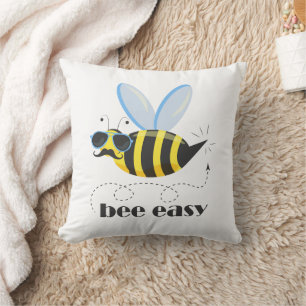 Coussin Bee caractère avec mustache lunettes de soleil Bee