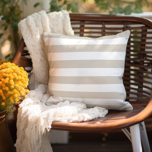 Coussin Beige clair et rayures blanches (Créateur téléchargé)