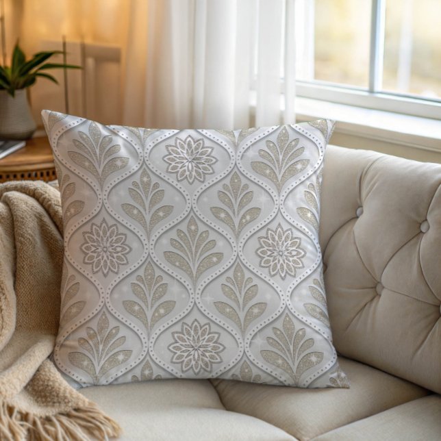 Coussin Beige & White Sparkling Quatrefoil Pattern (Créateur téléchargé)