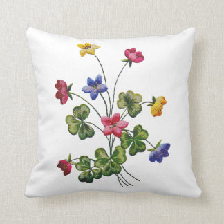 Coussin Belle broderie traditionnelle Jacobéenne Crewel