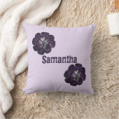 Coussin Bienvenue Dans Le Monde Fleurs Violettes Fille Pép (Couverture)