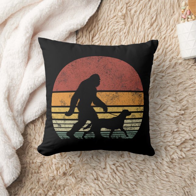 Coussin Bigfoot Walking Labrador Retriever Chien Vintage (Couverture)