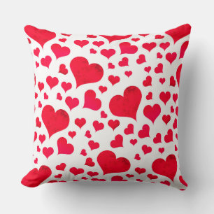 COUSSIN BLANC AUX COEURS ROUGES ÉPARPILLÉS
