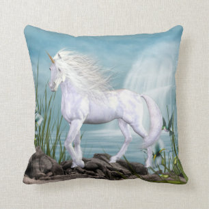 Coussin blanc de licorne de beauté de bel ange