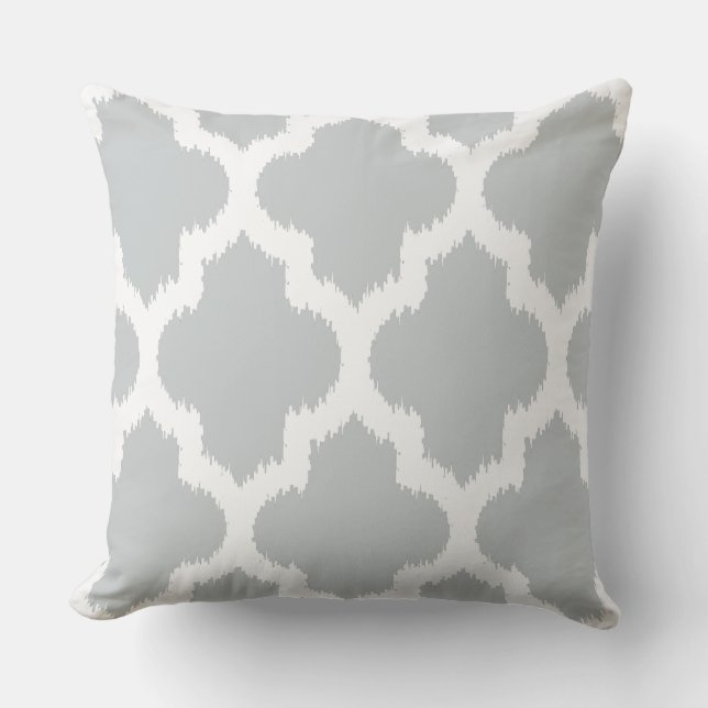 Coussin Blanc et gris moderne Quatrefoil Ikat Motif (Recto)