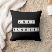 Coussin Blanc Noir Juste Marié (Couverture)