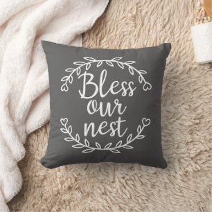 Coussin Bless Our Nest Farmhouse Grey Accent