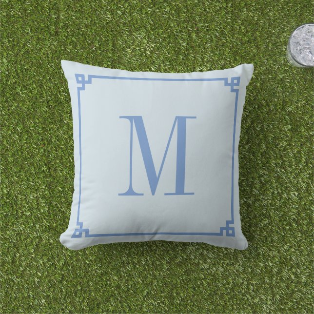 Coussin Bleu Barbeau Bordure à Clé Grecque Monogrammé (Herbe)