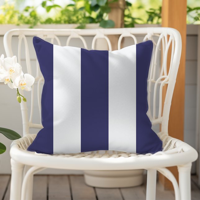 Coussin Bleu et blanc de la Marine (Créateur téléchargé)