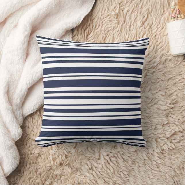 Coussin Bleu et blanc de la marine classique (Couverture)