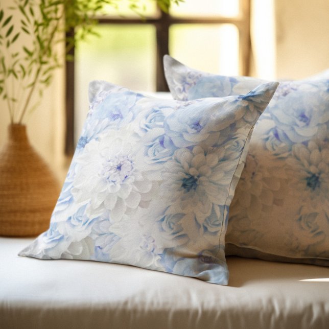 Coussin Bleu Floral Élégant (Créateur téléchargé)