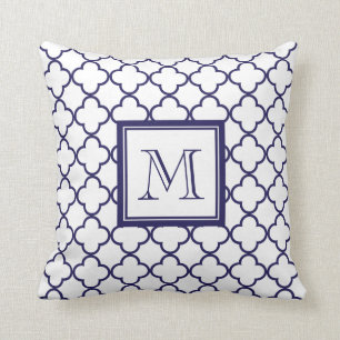 Coussin Bleu marine, Quatrefoil blanc   votre monogramme
