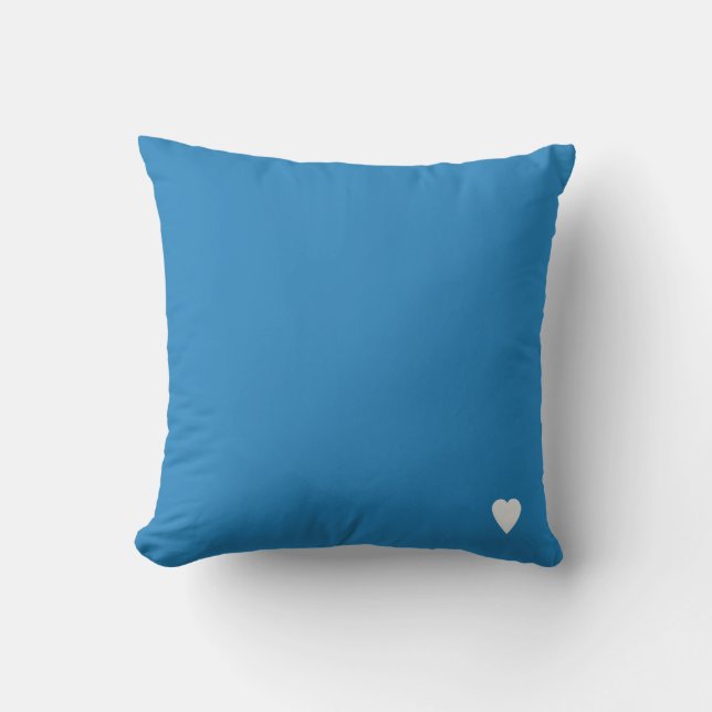 Coussin Bleu pastel royal uni avec cœur (Recto)