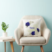 Coussin bleu royal fleurs blanches feuilles vertes (Chaise)