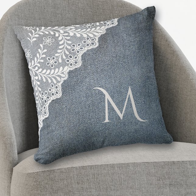 Coussin Blue Grey Denim Faux White Lace Corner Monogramme (Créateur téléchargé)