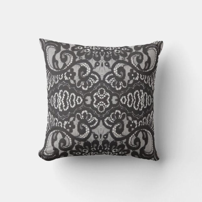 Coussin bohème chic motif floral noir dentelle (Recto)