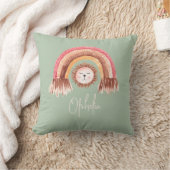 Coussin Boho Chic Rainbow Lion Nom du bébé Sage (Couverture)