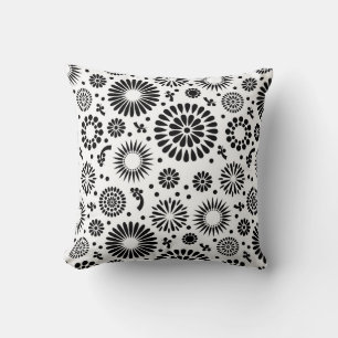 Coussin Boho fleurs Motif floral vectoriel noir et blanc