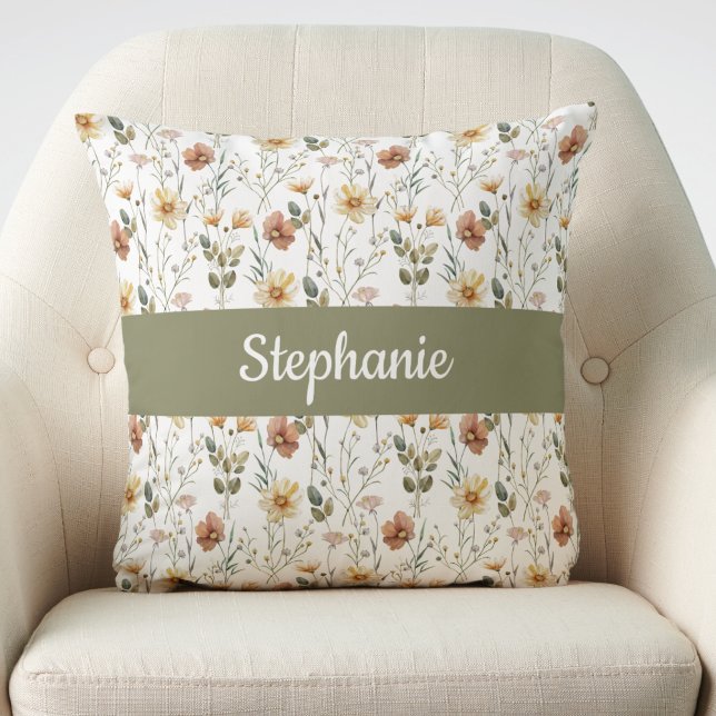 Coussin Boho Watercolor Wildflower Monogram Name (Créateur téléchargé)