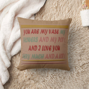 COUSSIN BOIRE À ROMANCE AMOUR ET HUGS