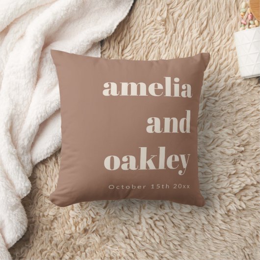 Coussin Bold Minimalist Mocha Brown Retro Custom Wedding (Couverture)