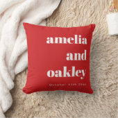 Coussin Bold Minimalist Red and White Retro Custom Wedding (Couverture)