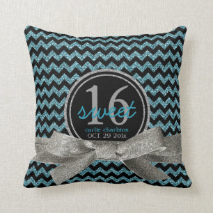 Coussin Bonbon 16 à Chevron de noir d'Aqua de nom et