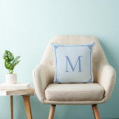 Coussin Bordure à clé grecque bleu barbeau monogrammé (Chaise)