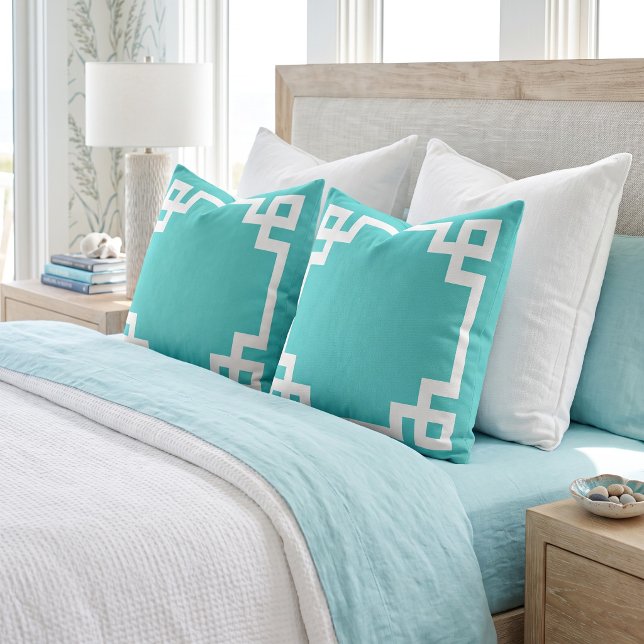 Coussin Bordure grecque turquoise et blanche (Créateur téléchargé)