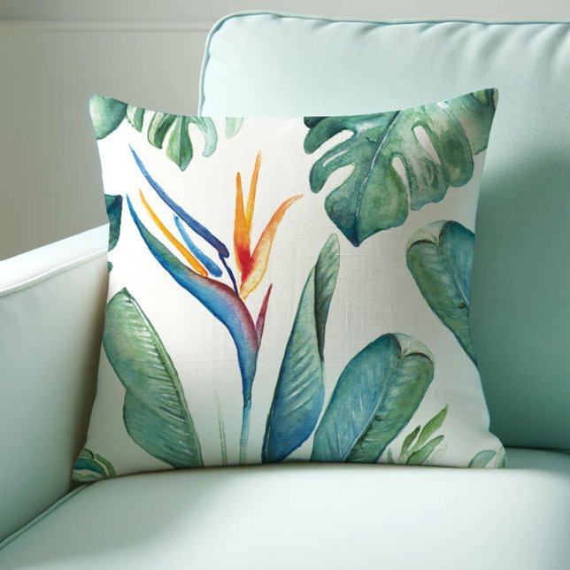 Coussin Botaniques tropicales et vertes à fleurs orange (Tropical throw pillows watercolor bird of paradise art by Victoria Grigaliunas of Do Tell A Belle)