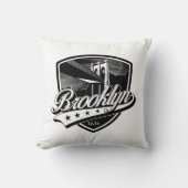 Coussin Bouclier Brooklyn avec Swoosh Design (Recto)