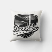 Coussin Bouclier élégant de Brooklyn et design Swoosh (Verso)