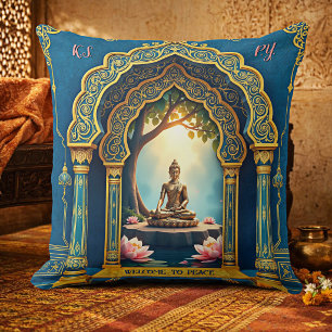 Coussin Bouddha doré paisible en méditation en Inde