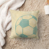 Coussin Boule de soccer bleu Pastel par Chariklia Zarris (Couverture)