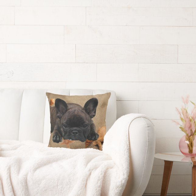 Coussin Bouledogue français en vacances au bord de la mer (Canapé)