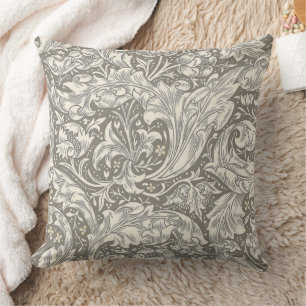 Coussin Bouton de bachelier en damassé antique de William