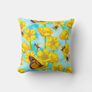 Coussin Boutons, abeilles et papillons sur les nuages